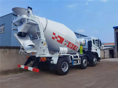 国六东风华神8方后八轮水泥搅拌车市场报价与配置解析