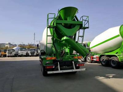 欧曼12方后八轮搅拌车价格解析与市场选购指南